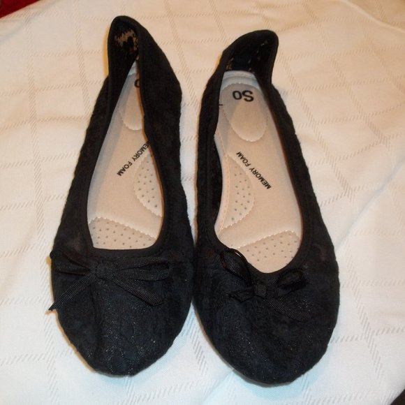 LADIES NWOT! SO BALLET TYPE SHOES